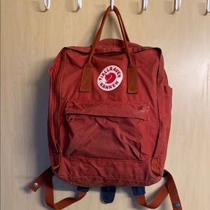 Fjällräven Red hiking Backpack Durable Iconic Design